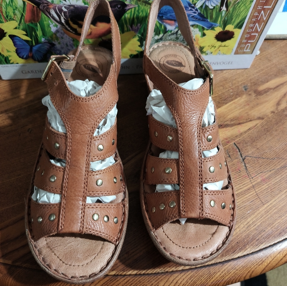 Nurture sandals size 9 warm sand color.